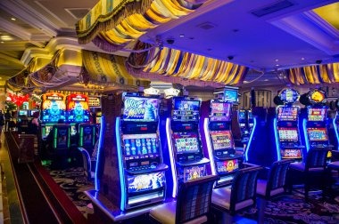 Transparent payout tables visible before play Payout schedule for Tarung Mesin game